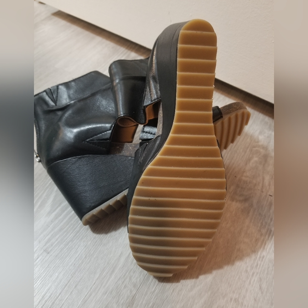 NWOT Diba true wedge sandals